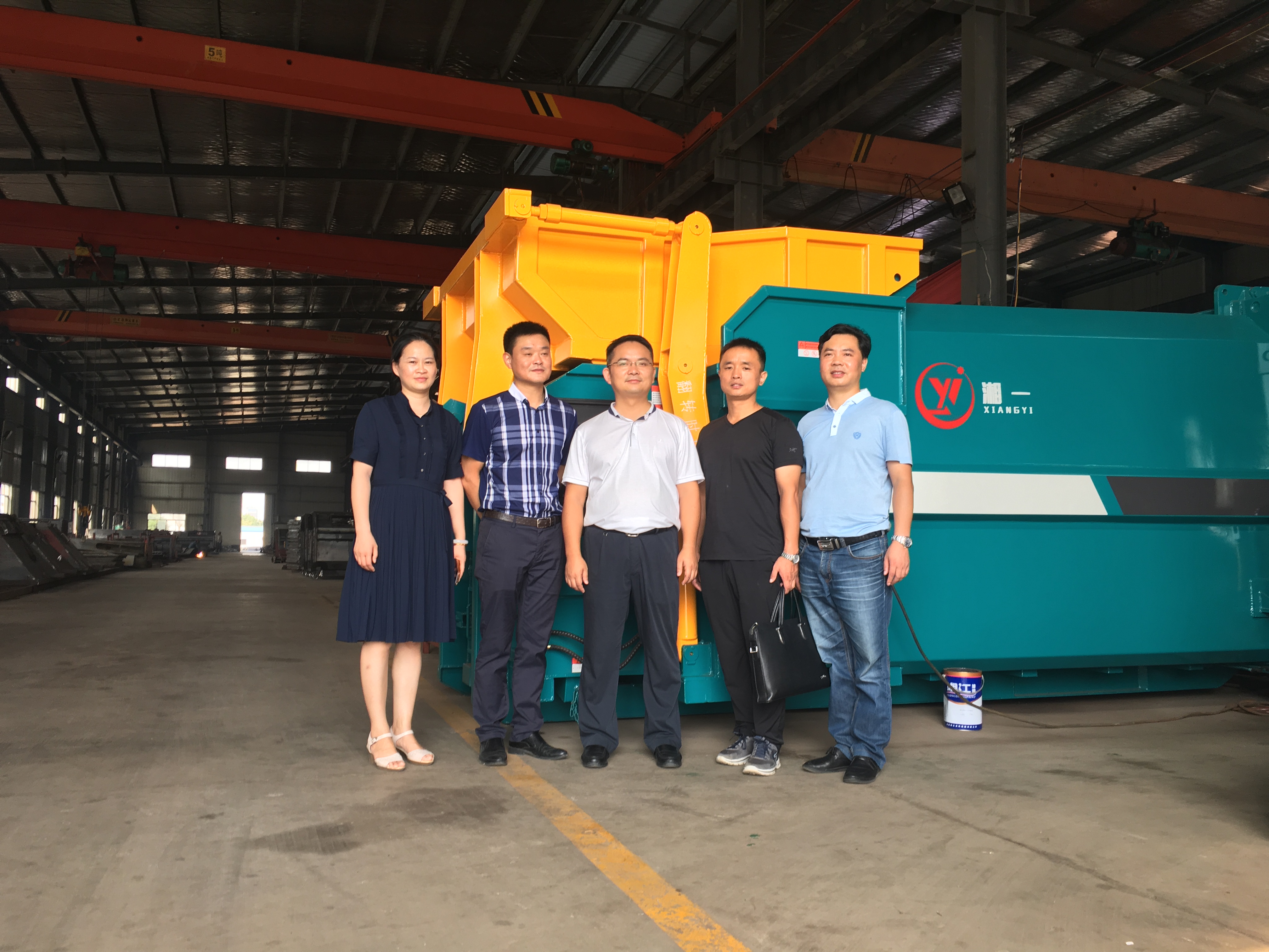 縣委常委劉俊武、經(jīng)信局局長胡浪、副局長曾慧敏、玉潭鎮(zhèn)副主任周術(shù)林來我司考察指導(dǎo)